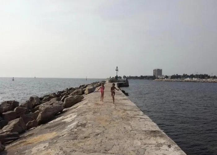 Luxury Sea View Amazing Room Double Bed - Room Inside Apartment