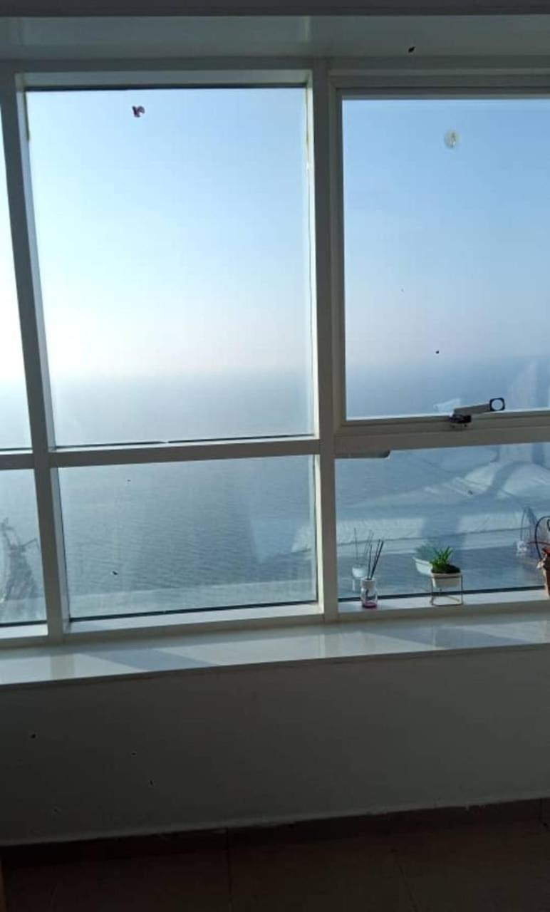 Luxury Sea View Amazing Double Bed - Inside Séjour chez l'habitant Ajman