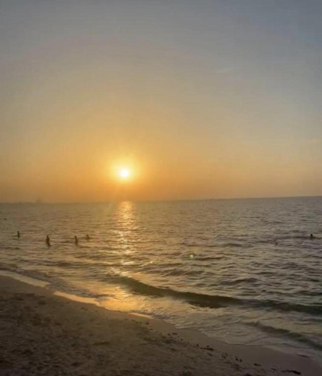Luxury Sea View Amazing Double Bed - Inside Ajman