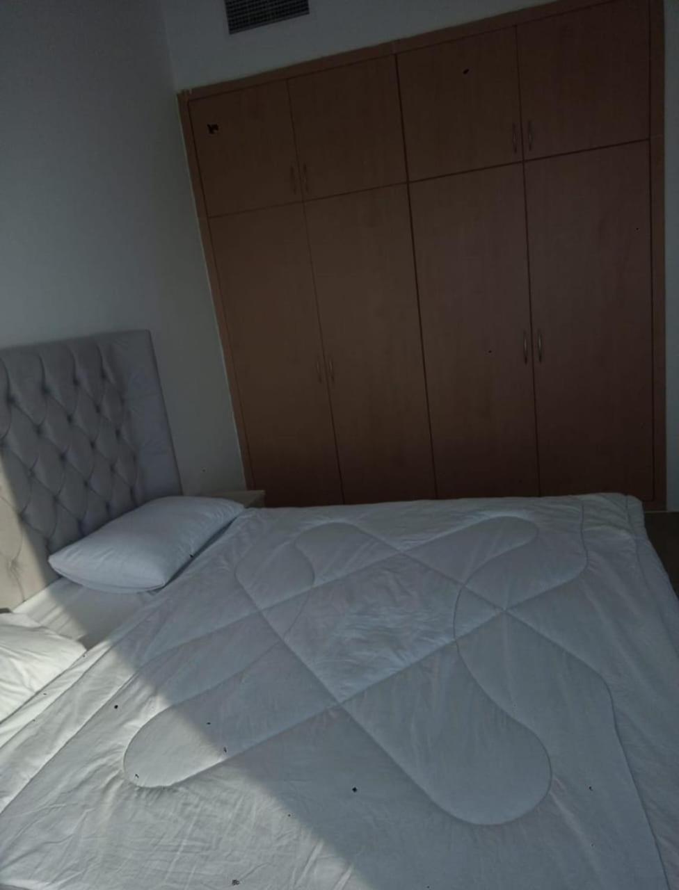 Luxury Sea View Amazing Double Bed - Inside Ajman